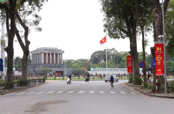 Ho Chi Minh Mausoleum 2 Jenny Vietnam Travel