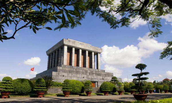 Ho Chi Minh Mausoleum 4 Jenny Vietnam Travel