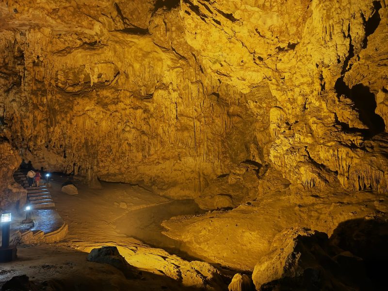 Nguom Ngao Cave Jenny Travel